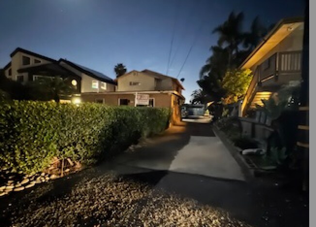 247 Juniper Ave in Carlsbad, CA - Foto de edificio