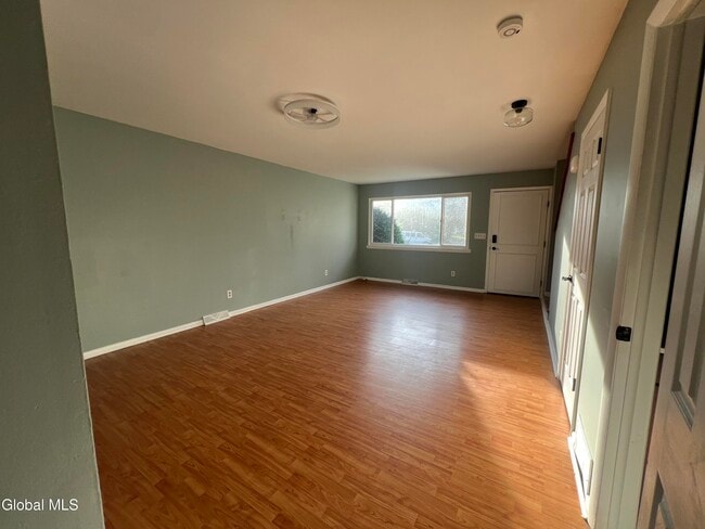 9 William Paca Ct in Glenmont, NY - Building Photo - Building Photo