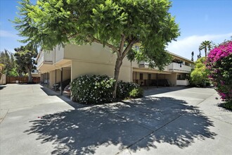 230 Felix St in Santa Cruz, CA - Foto de edificio - Building Photo