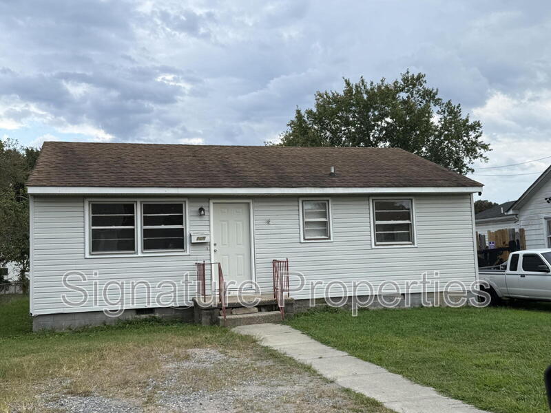109 N New Ave in Highland Springs, VA - Building Photo