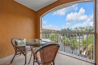 1885 Florida Club Dr in Naples, FL - Foto de edificio - Building Photo