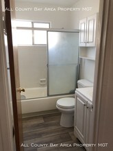 3430 64th Ave Pl-Unit -B in Oakland, CA - Building Photo - Building Photo