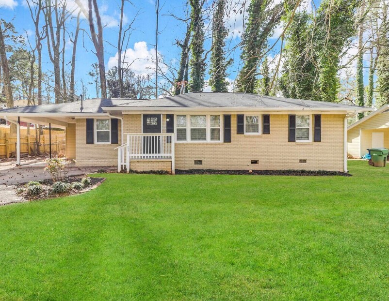 245 Bromack Dr SE in Atlanta, GA - Building Photo