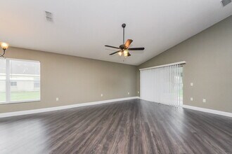 1320 Creekview Ct in St. Cloud, FL - Building Photo - Building Photo