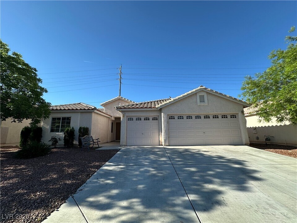 2525 Torch Ave in North Las Vegas, NV - Building Photo