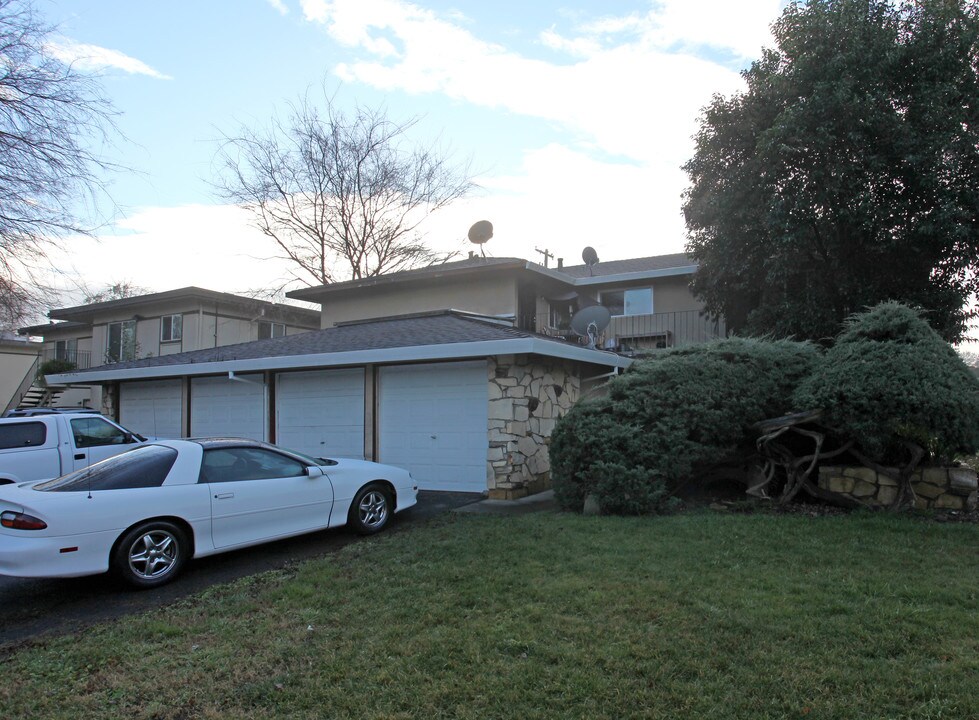 2735 El Parque Cor in Rancho Cordova, CA - Building Photo