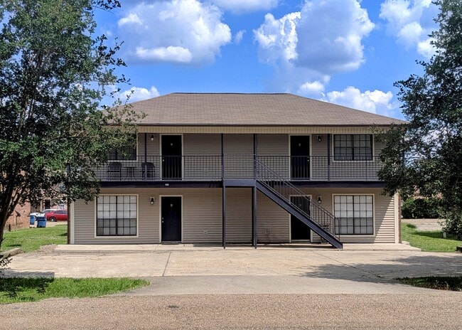 105 VIEUX ORLEANS CIR, Unit Apt D