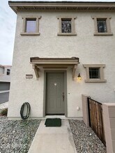 7464 S 31st Pl in Phoenix, AZ - Building Photo - Building Photo