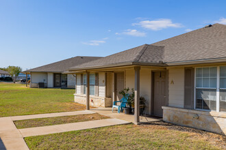 Towne Park in Kingsland in Kingsland, TX - Building Photo - Building Photo