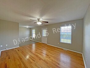 2499 W Cedar Creek Dr in Springfield, MO - Building Photo - Building Photo