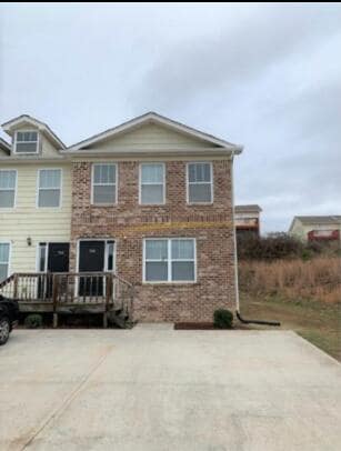 property at 540 Urbane Rd NE