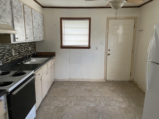 5218 Field Dr in Lake Park, GA - Building Photo - Building Photo