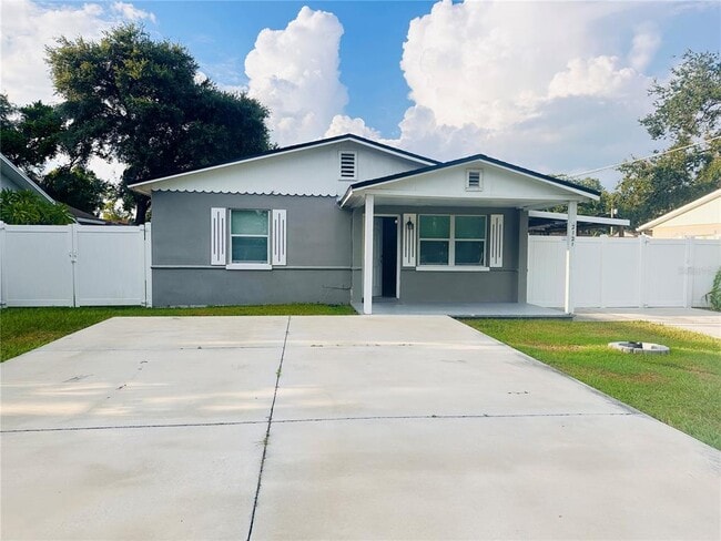 property at 2121 W Powhatan Ave