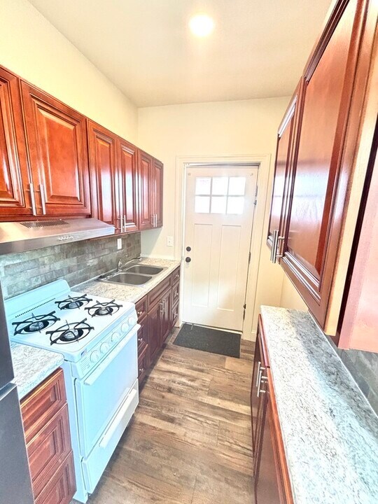 227 E Clay St in Lancaster, PA - Building Photo