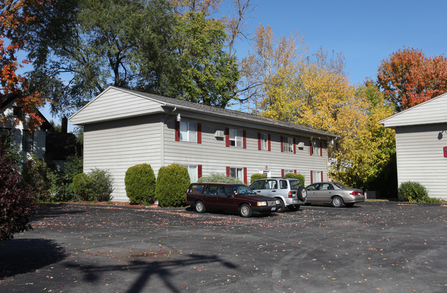 Hiden Brook Terrace in Liverpool, NY - Building Photo - Building Photo