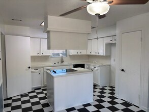 12302 Wrenthorpe Dr in Houston, TX - Building Photo - Building Photo