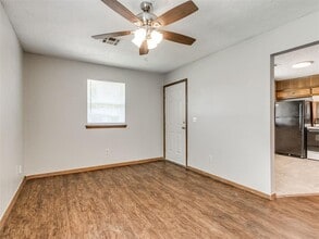 821 Russell Cir in Norman, OK - Building Photo - Building Photo