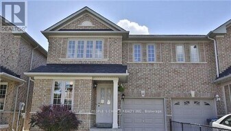 11 Canoe Glide Ln in Brampton, ON - Building Photo