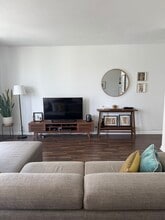 1000 West Ave, Unit 207 in Miami Beach, FL - Foto de edificio - Building Photo