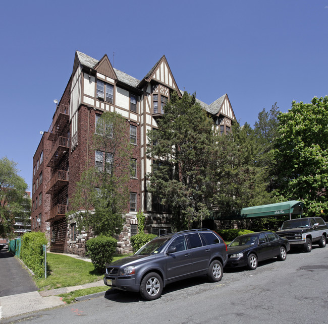 Randolph Manor Apartments in South Orange, NJ - Foto de edificio - Building Photo