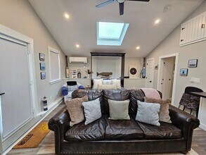 90 Edgartown Rd in Tisbury, MA - Building Photo - Building Photo