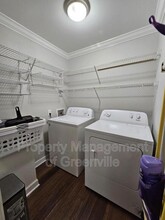 2215 E Lee Rd in Taylors, SC - Building Photo - Building Photo