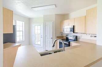 118 SW Peacock Blvd in Port St. Lucie, FL - Building Photo - Building Photo