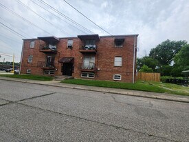 1300 Oakwood Ave in Louisville, KY - Building Photo