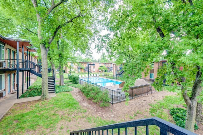 3600 Hillsboro Pike, Unit E 16 in Nashville, TN - Building Photo - Building Photo