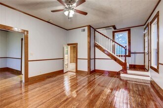 616 W 7th St in Taylor, TX - Building Photo - Building Photo