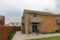 1311 Glen Oaks Dr in Norman, OK - Foto de edificio - Building Photo