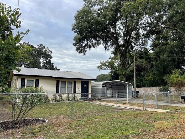 111 Garland Ave in Seffner, FL - Building Photo - Building Photo