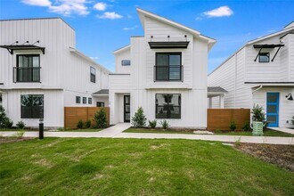 7601 Cooper Ln in Austin, TX - Building Photo - Building Photo