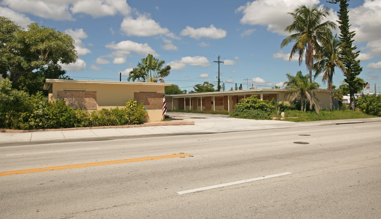 1809 N Dixie Hwy in Lake Worth, FL - Building Photo