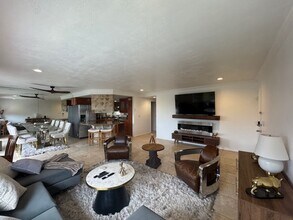 155 Rosebay Dr in Encinitas, CA - Building Photo - Building Photo