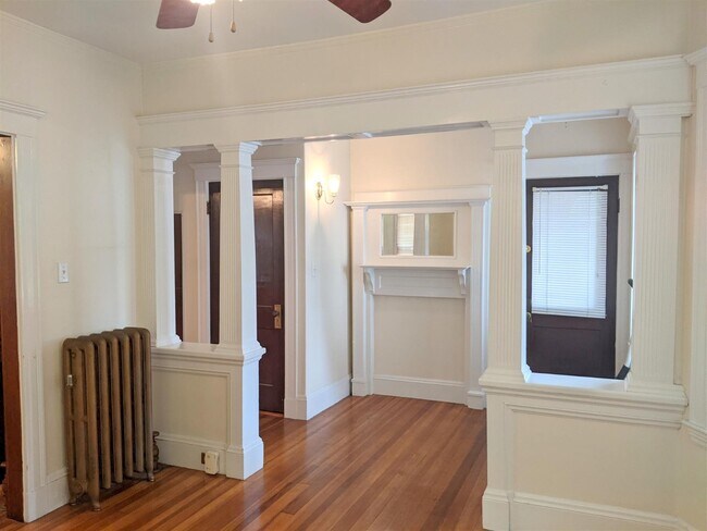 11 Leonard St, Unit 1 in Somerville, MA - Building Photo - Building Photo