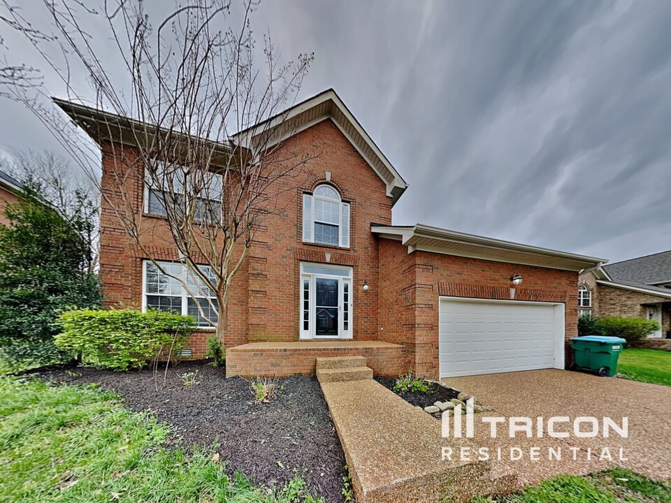 134 Walton Trce S in Hendersonville, TN - Building Photo
