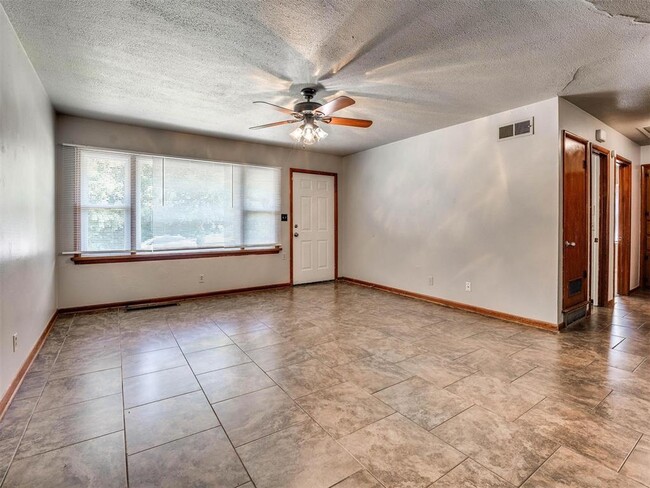 1800 Melrose Dr in Norman, OK - Building Photo - Building Photo