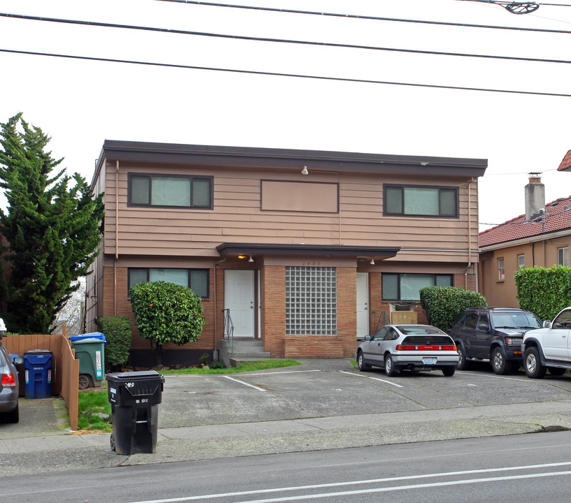 2480 Dexter Ave N in Seattle, WA - Foto de edificio