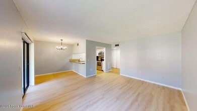 126 San Paulo Cir in West Melbourne, FL - Building Photo - Building Photo
