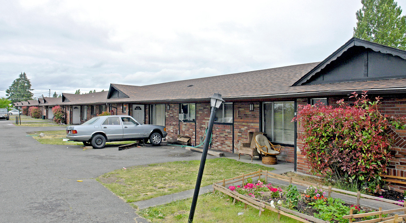 Cottage Lane in Lakewood, WA - Foto de edificio