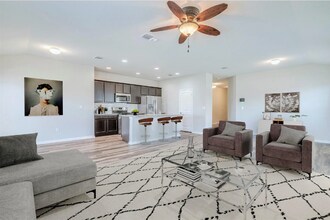 303 Marimoor Dr in Hutto, TX - Building Photo - Building Photo