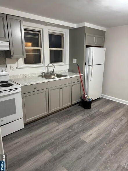 1062 E 25th St in Paterson, NJ - Building Photo