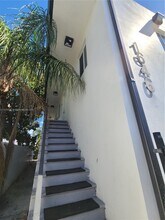 1646 NW 1st Pl-Unit -1 in Miami, FL - Building Photo - Building Photo