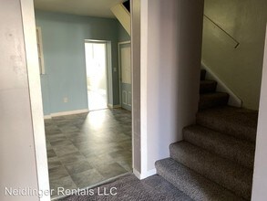 742 Bloserville Rd in Newville, PA - Foto de edificio - Building Photo