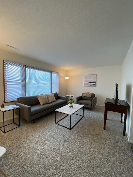 1608 Hillside Dr NW in Cedar Rapids, IA - Building Photo