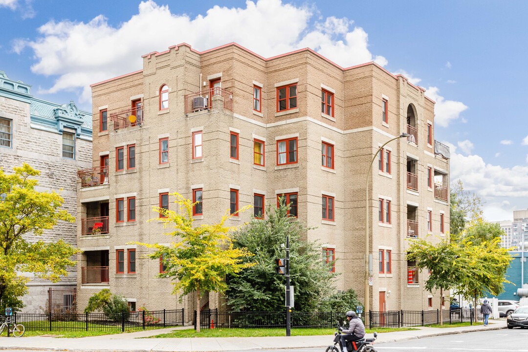 500 Québec 138 in Montréal, QC - Building Photo