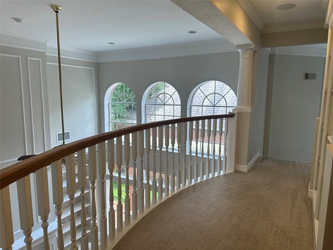 property at 3415 Kingsway Ct