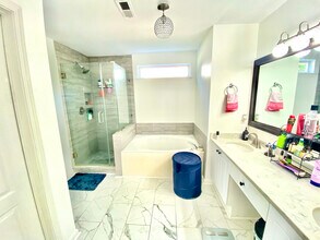 5515 Laurel Grove Ln in Raleigh, NC - Building Photo - Building Photo