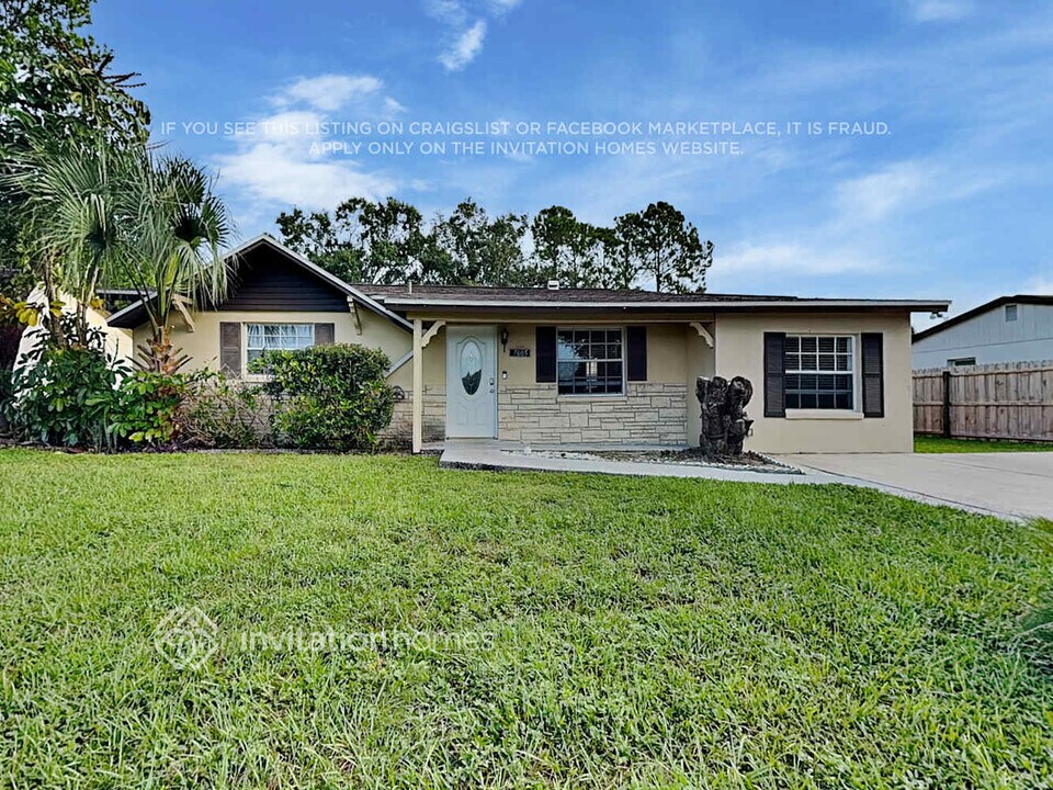 7605 W Caracas St in Tampa, FL - Building Photo